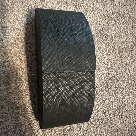 Prada Sunglasses - Like New 🥰 - Picture 5 of 9